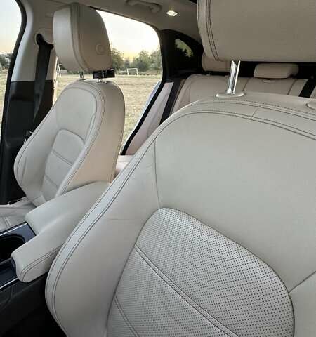 Серый Ягуар Ф-Пейс, объемом двигателя 2 л и пробегом 180 тыс. км за 18900 $, фото 52 на Automoto.ua