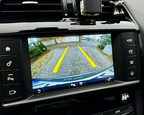 Серый Ягуар Ф-Пейс, объемом двигателя 3 л и пробегом 100 тыс. км за 23500 $, фото 28 на Automoto.ua