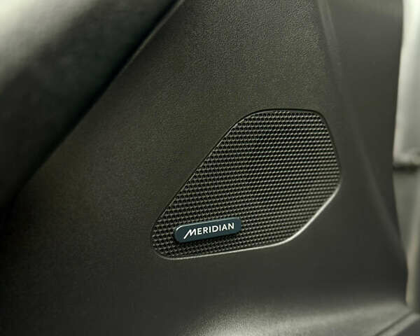 Серый Ягуар Ф-Пейс, объемом двигателя 3 л и пробегом 100 тыс. км за 23500 $, фото 21 на Automoto.ua