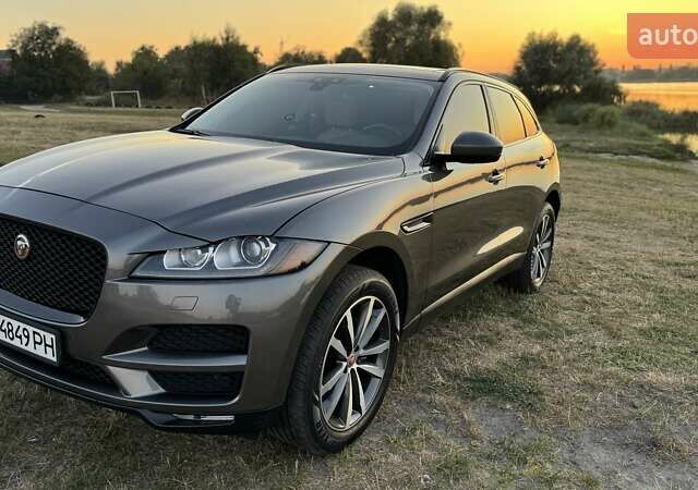 Серый Ягуар Ф-Пейс, объемом двигателя 2 л и пробегом 180 тыс. км за 18900 $, фото 9 на Automoto.ua