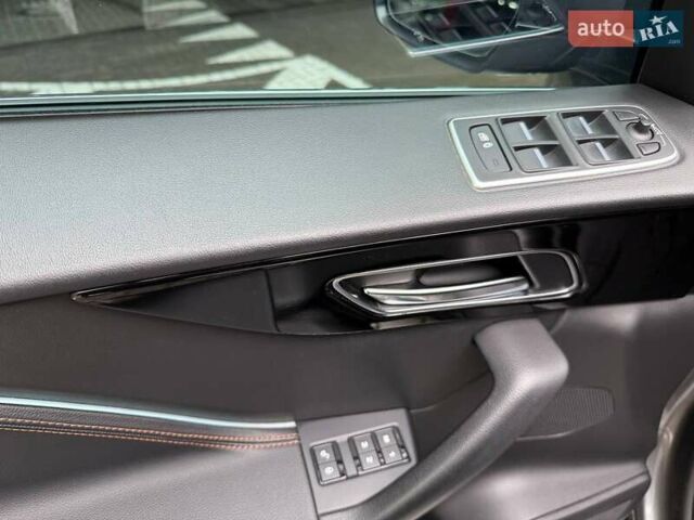 Сірий Ягуар Ф-Пейс, об'ємом двигуна 3 л та пробігом 147 тис. км за 22990 $, фото 16 на Automoto.ua