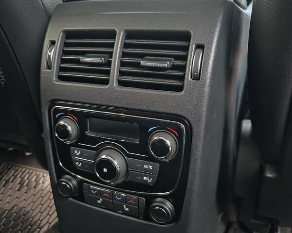 Серый Ягуар Ф-Пейс, объемом двигателя 2 л и пробегом 178 тыс. км за 22500 $, фото 25 на Automoto.ua