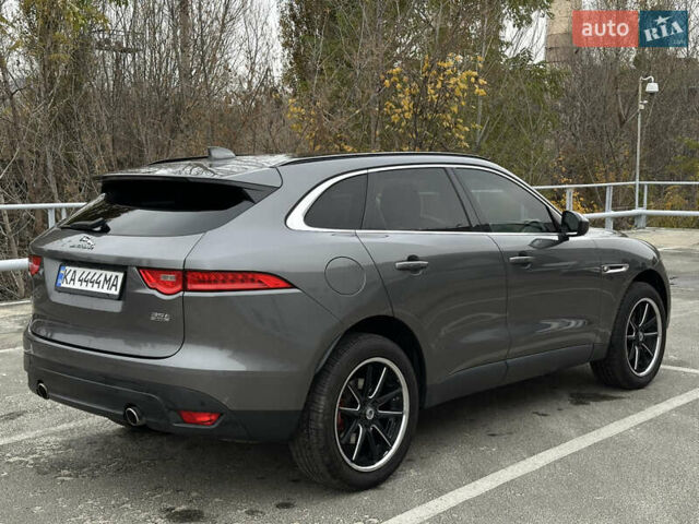 Сірий Ягуар Ф-Пейс, об'ємом двигуна 3 л та пробігом 108 тис. км за 19999 $, фото 5 на Automoto.ua