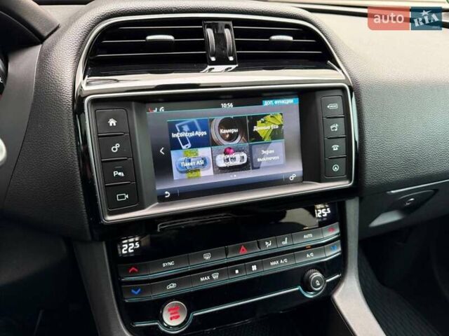 Сірий Ягуар Ф-Пейс, об'ємом двигуна 3 л та пробігом 147 тис. км за 22990 $, фото 24 на Automoto.ua