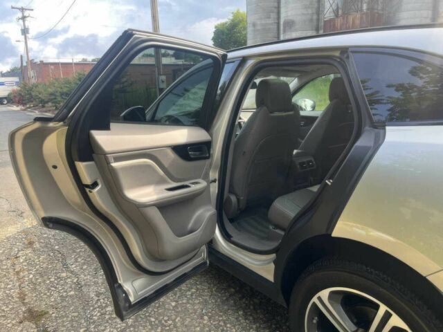 Ягуар Ф-Пейс 2017 у Києві на Automoto.ua Сірий Ягуар Ф-Пейс, об'ємом двигуна 3 л та пробігом 69 тис. км за 4900 $, фото 11 на Automoto.ua