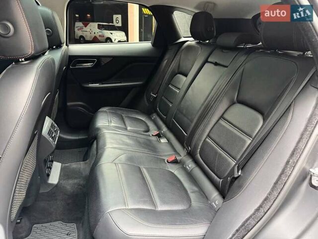 Сірий Ягуар Ф-Пейс, об'ємом двигуна 3 л та пробігом 147 тис. км за 22990 $, фото 12 на Automoto.ua