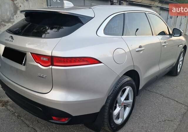Серый Ягуар Ф-Пейс, объемом двигателя 2 л и пробегом 156 тыс. км за 26500 $, фото 9 на Automoto.ua