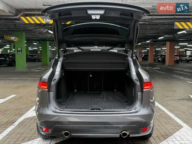 Сірий Ягуар Ф-Пейс, об'ємом двигуна 3 л та пробігом 147 тис. км за 22990 $, фото 9 на Automoto.ua