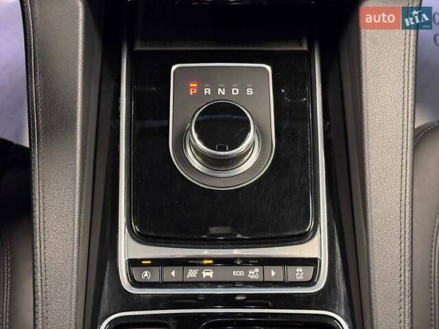 Серый Ягуар Ф-Пейс, объемом двигателя 3 л и пробегом 161 тыс. км за 27900 $, фото 43 на Automoto.ua