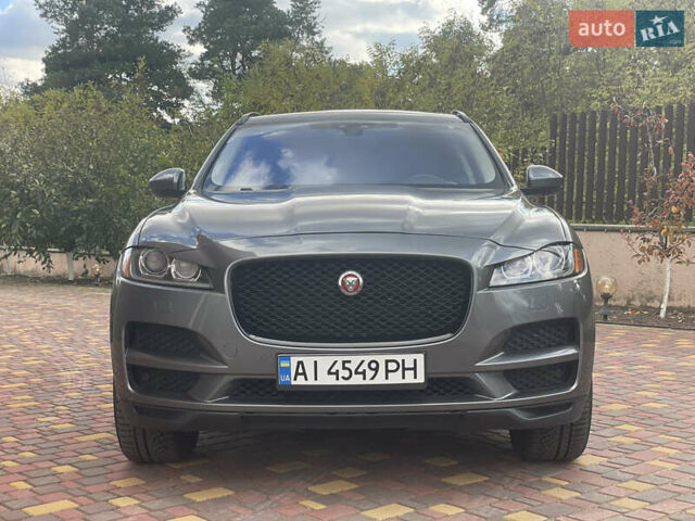 Сірий Ягуар Ф-Пейс, об'ємом двигуна 2 л та пробігом 130 тис. км за 17999 $, фото 4 на Automoto.ua