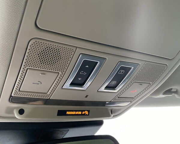 Сірий Ягуар Ф-Пейс, об'ємом двигуна 2 л та пробігом 171 тис. км за 17999 $, фото 45 на Automoto.ua