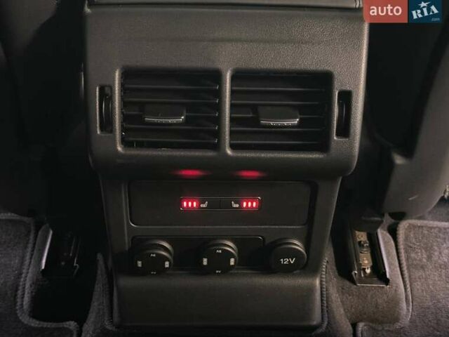 Серый Ягуар Ф-Пейс, объемом двигателя 3 л и пробегом 161 тыс. км за 27900 $, фото 40 на Automoto.ua