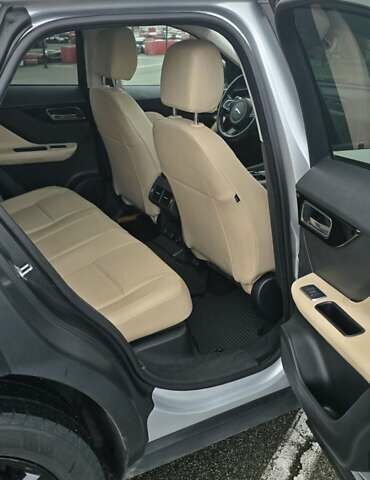 Сірий Ягуар Ф-Пейс, об'ємом двигуна 2 л та пробігом 118 тис. км за 22500 $, фото 13 на Automoto.ua