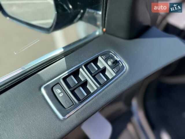 Ягуар Ф-Пейс 2017 у Києві на Automoto.ua Сірий Ягуар Ф-Пейс, об'ємом двигуна 2 л та пробігом 62 тис. км за 26990 $, фото 15 на Automoto.ua