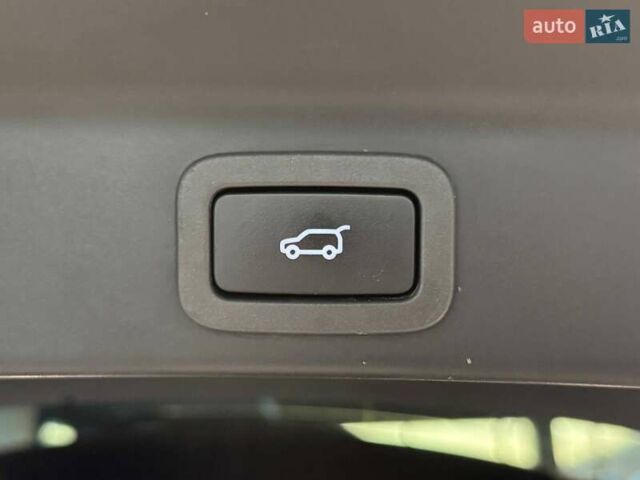 Серый Ягуар Ф-Пейс, объемом двигателя 3 л и пробегом 161 тыс. км за 27900 $, фото 17 на Automoto.ua