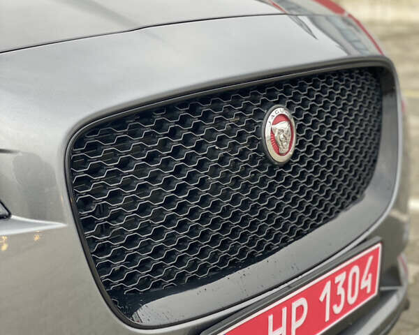 Сірий Ягуар Ф-Пейс, об'ємом двигуна 2 л та пробігом 171 тис. км за 17999 $, фото 19 на Automoto.ua