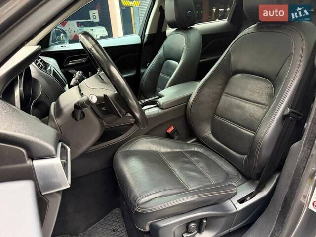 Сірий Ягуар Ф-Пейс, об'ємом двигуна 3 л та пробігом 147 тис. км за 22990 $, фото 11 на Automoto.ua