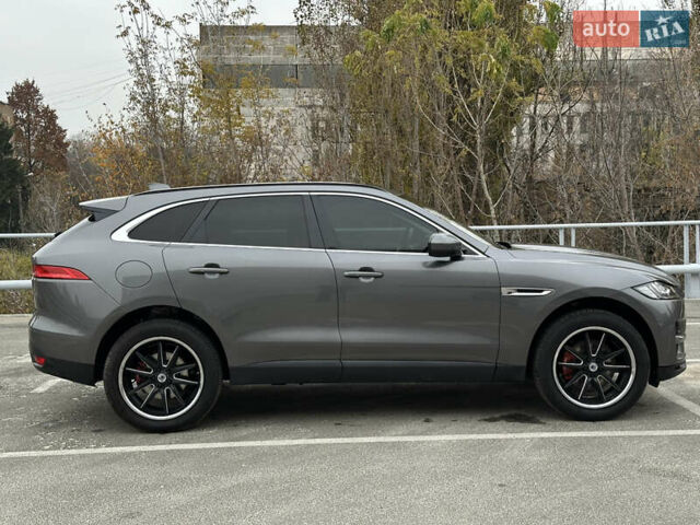 Сірий Ягуар Ф-Пейс, об'ємом двигуна 3 л та пробігом 108 тис. км за 19999 $, фото 4 на Automoto.ua