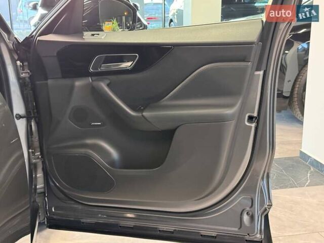 Серый Ягуар Ф-Пейс, объемом двигателя 2.99 л и пробегом 161 тыс. км за 25990 $, фото 34 на Automoto.ua