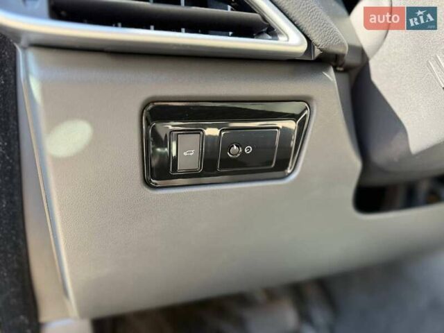 Ягуар Ф-Пейс 2017 у Києві на Automoto.ua Сірий Ягуар Ф-Пейс, об'ємом двигуна 2 л та пробігом 62 тис. км за 26990 $, фото 18 на Automoto.ua