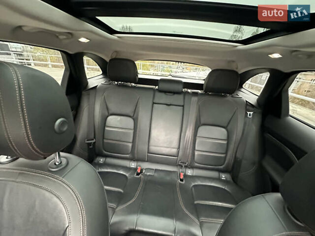 Сірий Ягуар Ф-Пейс, об'ємом двигуна 3 л та пробігом 108 тис. км за 19999 $, фото 38 на Automoto.ua