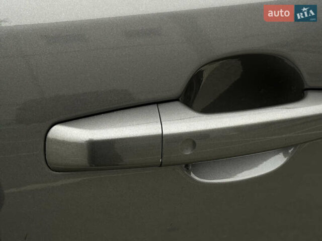 Серый Ягуар Ф-Пейс, объемом двигателя 3 л и пробегом 109 тыс. км за 20990 $, фото 46 на Automoto.ua