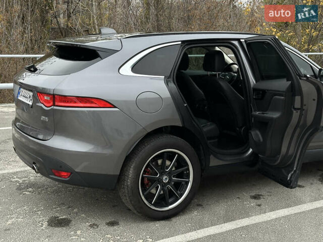 Сірий Ягуар Ф-Пейс, об'ємом двигуна 3 л та пробігом 108 тис. км за 19999 $, фото 45 на Automoto.ua