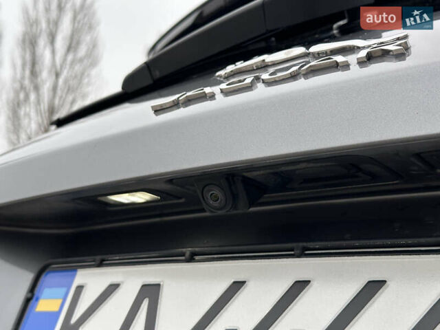 Серый Ягуар Ф-Пейс, объемом двигателя 3 л и пробегом 109 тыс. км за 20990 $, фото 19 на Automoto.ua