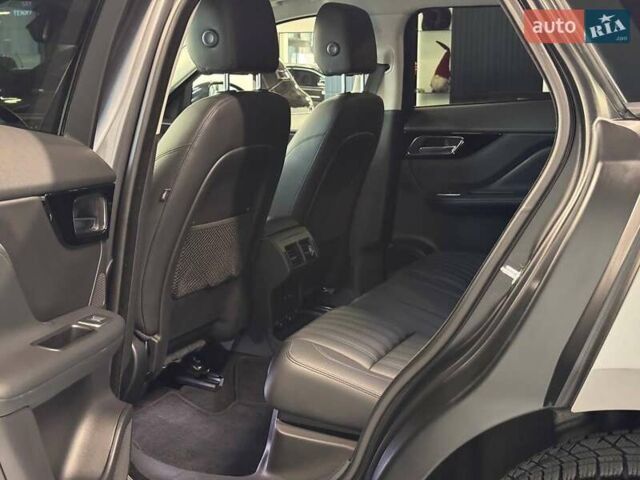 Серый Ягуар Ф-Пейс, объемом двигателя 3 л и пробегом 161 тыс. км за 27900 $, фото 30 на Automoto.ua