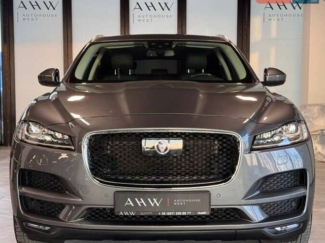 Серый Ягуар Ф-Пейс, объемом двигателя 3 л и пробегом 161 тыс. км за 27900 $, фото 1 на Automoto.ua