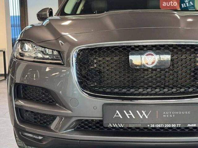 Серый Ягуар Ф-Пейс, объемом двигателя 2.99 л и пробегом 161 тыс. км за 25990 $, фото 2 на Automoto.ua