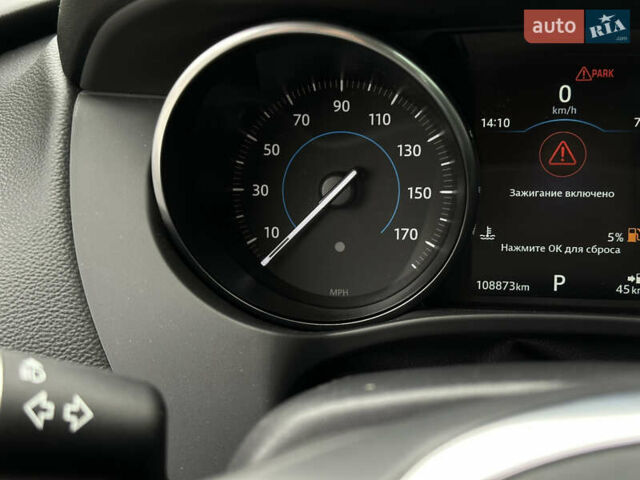 Сірий Ягуар Ф-Пейс, об'ємом двигуна 3 л та пробігом 108 тис. км за 19999 $, фото 34 на Automoto.ua
