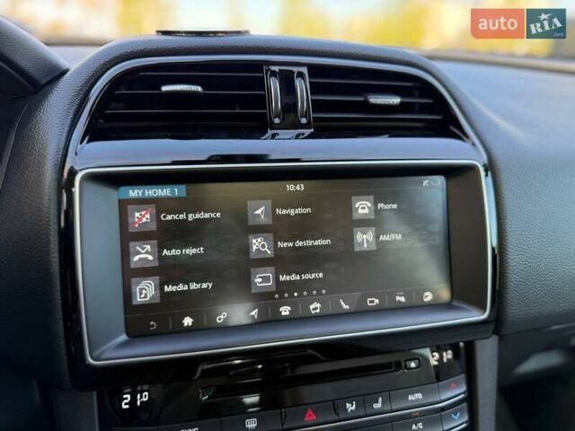 Ягуар Ф-Пейс 2017 у Києві на Automoto.ua Сірий Ягуар Ф-Пейс, об'ємом двигуна 2 л та пробігом 62 тис. км за 26990 $, фото 27 на Automoto.ua