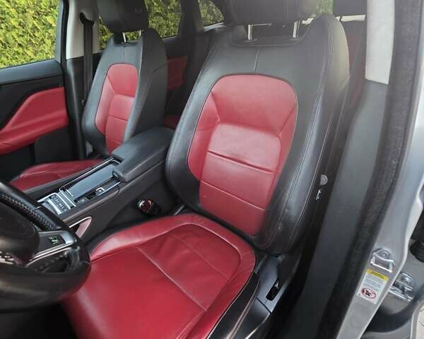 Серый Ягуар Ф-Пейс, объемом двигателя 2 л и пробегом 178 тыс. км за 22500 $, фото 19 на Automoto.ua