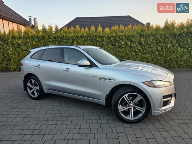 Серый Ягуар Ф-Пейс, объемом двигателя 2 л и пробегом 178 тыс. км за 22500 $, фото 1 на Automoto.ua