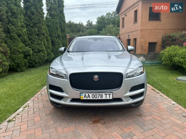 Сірий Ягуар Ф-Пейс, об'ємом двигуна 2 л та пробігом 22 тис. км за 24500 $, фото 4 на Automoto.ua