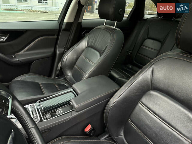Серый Ягуар Ф-Пейс, объемом двигателя 3 л и пробегом 109 тыс. км за 20990 $, фото 24 на Automoto.ua