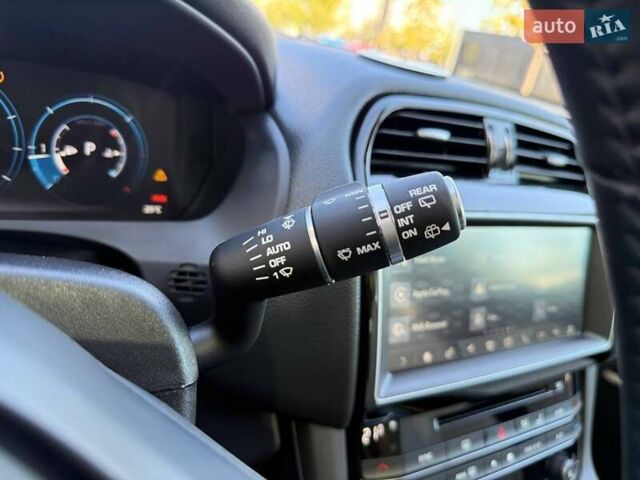 Ягуар Ф-Пейс 2017 у Києві на Automoto.ua Сірий Ягуар Ф-Пейс, об'ємом двигуна 2 л та пробігом 62 тис. км за 26990 $, фото 22 на Automoto.ua