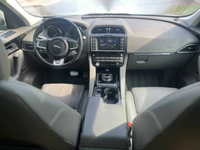 Ягуар Ф-Пейс 2017 у Києві на Automoto.ua Сірий Ягуар Ф-Пейс, об'ємом двигуна 3 л та пробігом 69 тис. км за 4900 $, фото 7 на Automoto.ua