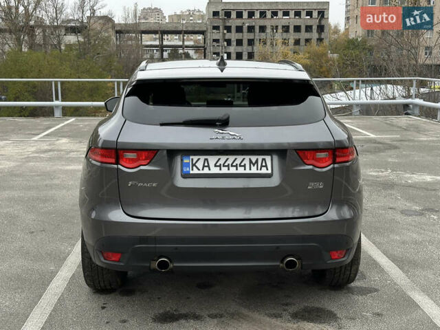 Сірий Ягуар Ф-Пейс, об'ємом двигуна 3 л та пробігом 108 тис. км за 19999 $, фото 9 на Automoto.ua