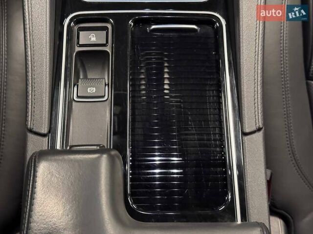 Серый Ягуар Ф-Пейс, объемом двигателя 2.99 л и пробегом 161 тыс. км за 25990 $, фото 42 на Automoto.ua