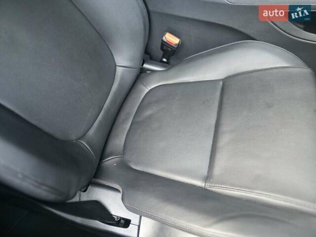 Серый Ягуар Ф-Пейс, объемом двигателя 2 л и пробегом 133 тыс. км за 21789 $, фото 9 на Automoto.ua