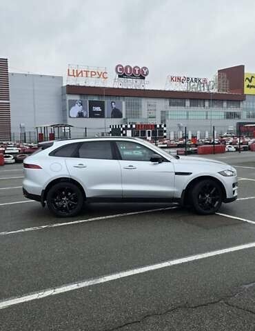 Сірий Ягуар Ф-Пейс, об'ємом двигуна 2 л та пробігом 118 тис. км за 22500 $, фото 4 на Automoto.ua