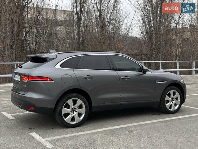 Серый Ягуар Ф-Пейс, объемом двигателя 3 л и пробегом 109 тыс. км за 20990 $, фото 8 на Automoto.ua