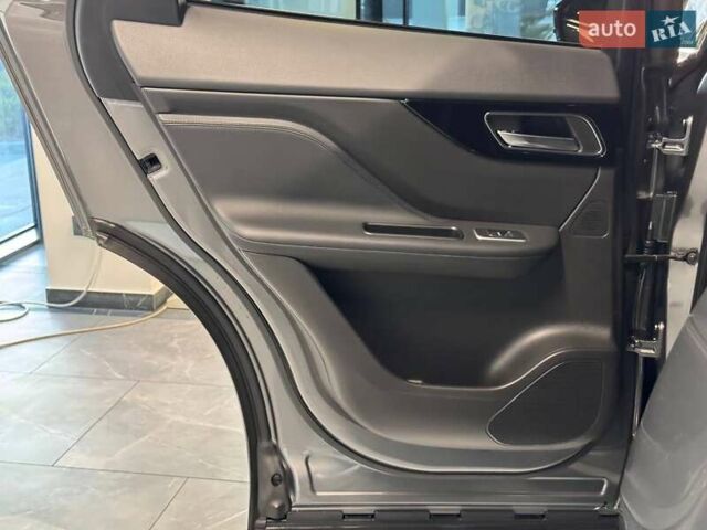 Серый Ягуар Ф-Пейс, объемом двигателя 2.99 л и пробегом 161 тыс. км за 25990 $, фото 30 на Automoto.ua