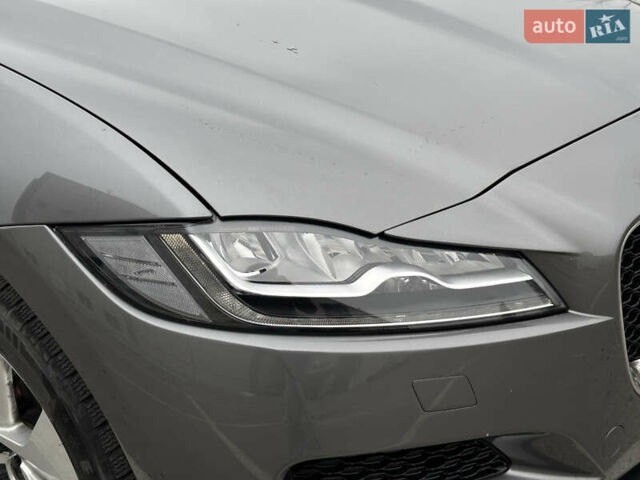 Серый Ягуар Ф-Пейс, объемом двигателя 3 л и пробегом 109 тыс. км за 20990 $, фото 13 на Automoto.ua