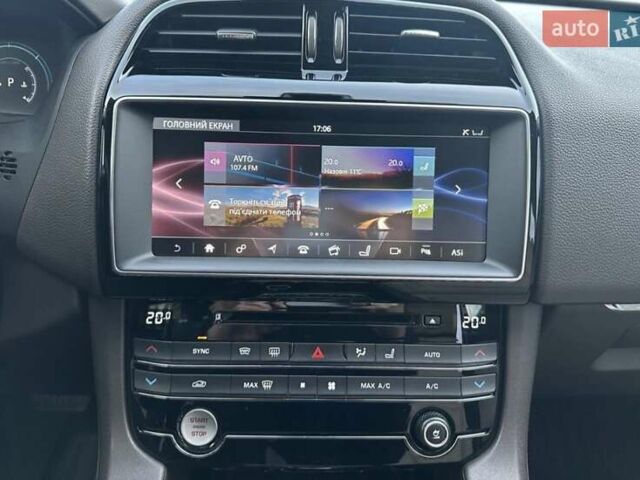 Серый Ягуар Ф-Пейс, объемом двигателя 2 л и пробегом 164 тыс. км за 25400 $, фото 10 на Automoto.ua