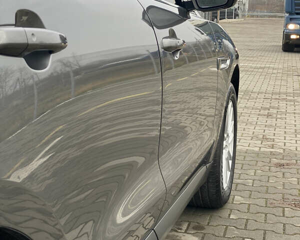 Сірий Ягуар Ф-Пейс, об'ємом двигуна 2 л та пробігом 171 тис. км за 17999 $, фото 14 на Automoto.ua