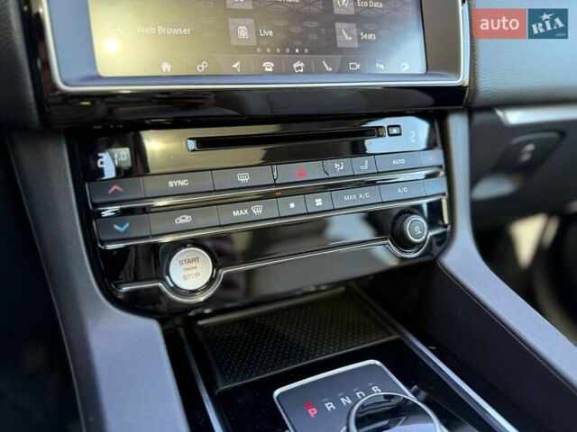 Ягуар Ф-Пейс 2017 у Києві на Automoto.ua Сірий Ягуар Ф-Пейс, об'ємом двигуна 2 л та пробігом 62 тис. км за 26990 $, фото 30 на Automoto.ua