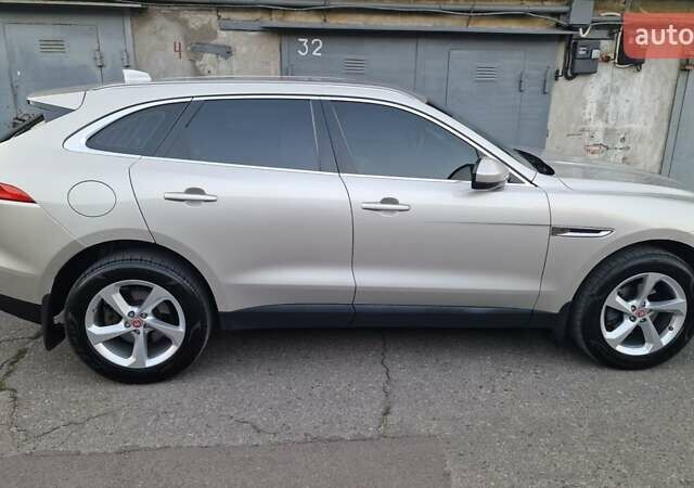 Серый Ягуар Ф-Пейс, объемом двигателя 2 л и пробегом 156 тыс. км за 26500 $, фото 10 на Automoto.ua